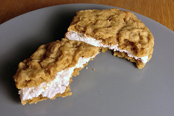 Oatmeal creme pie taste test