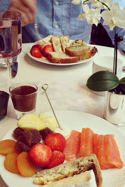Breakfast spread at les Orchidées