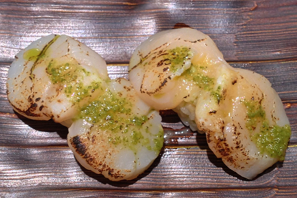 To-die-for seared scallops with basil