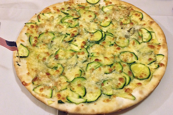 Pizza with zucchini and gorgonzola