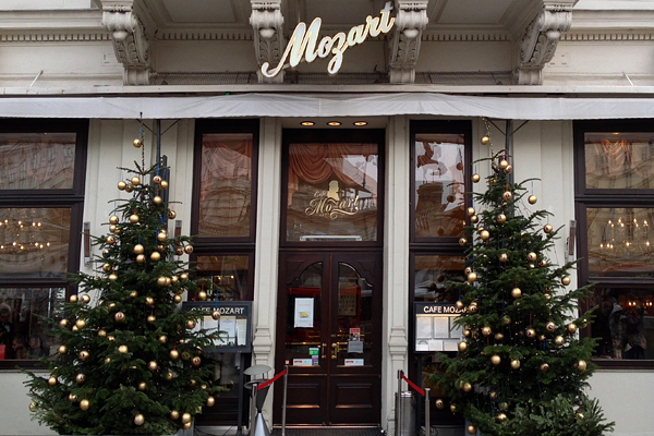 Café Mozart's festive entrance
