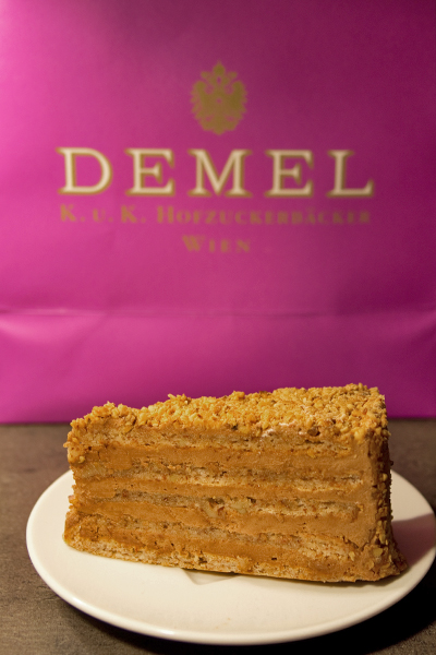 Gerollte Mandeltorte