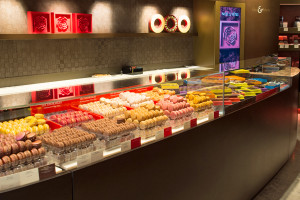 macaron shops in paris