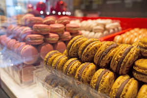 macaron shops in paris